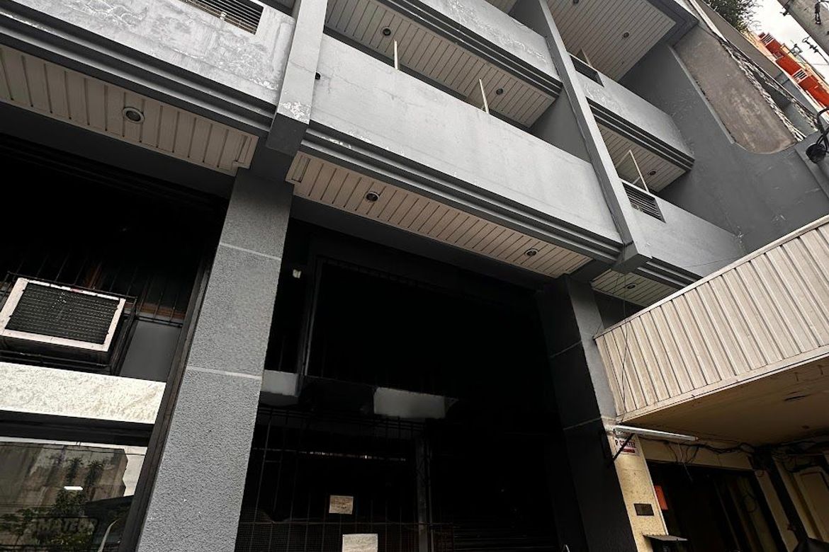Shophouse for Sale in Urdaneta, Makati, Metro Manila near MRT-3 Ayala – photo 2