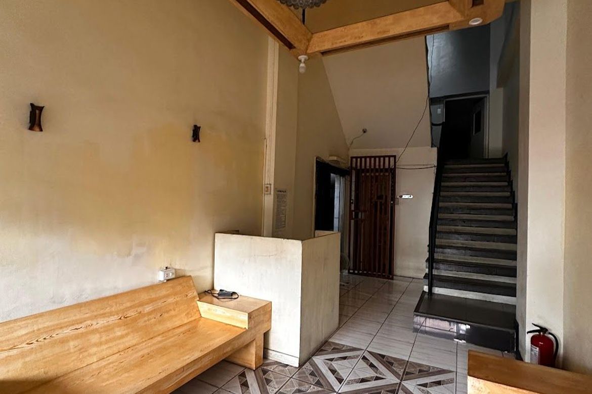 Shophouse for Sale in Urdaneta, Makati, Metro Manila near MRT-3 Ayala – photo 3