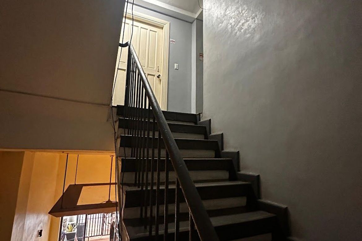 Shophouse for Sale in Urdaneta, Makati, Metro Manila near MRT-3 Ayala – photo 4