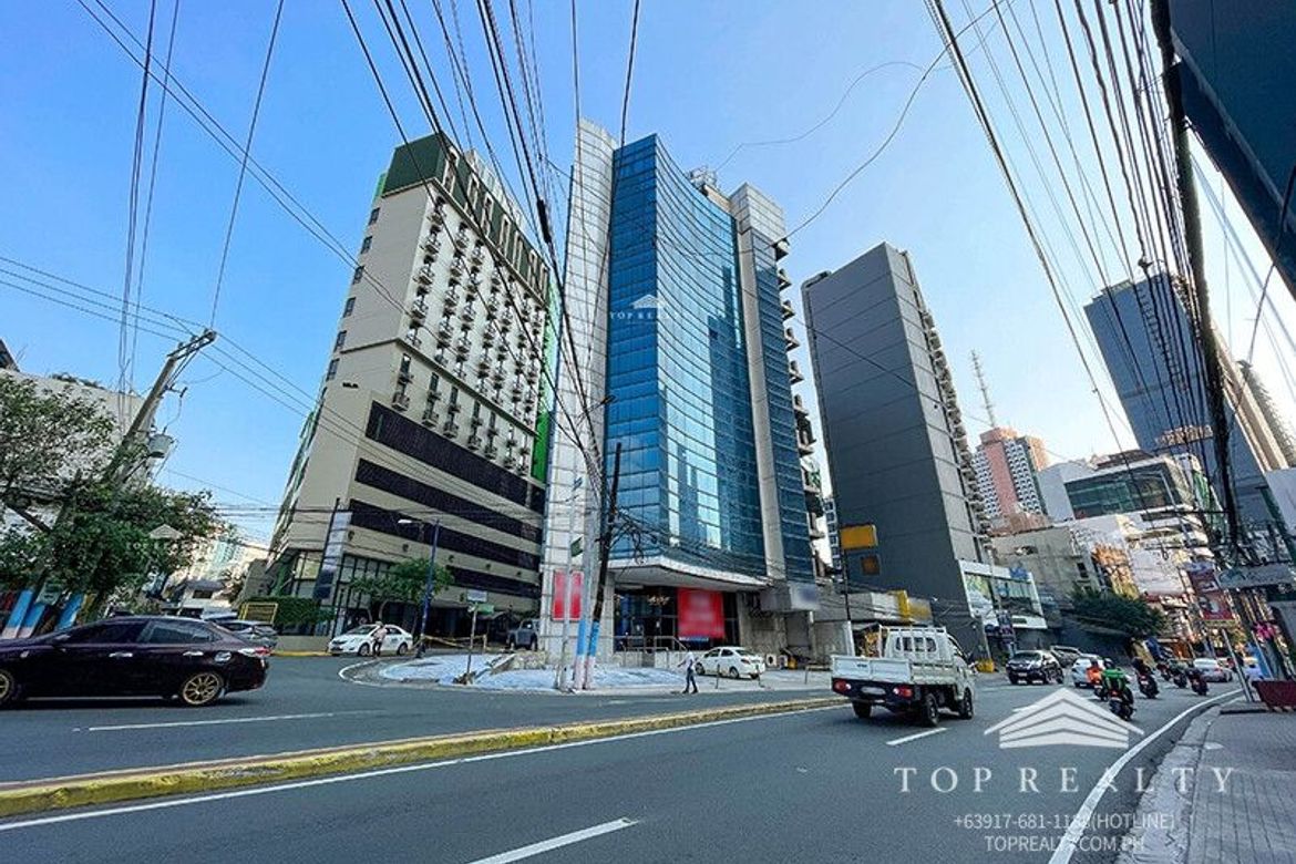 Shophouse for Sale in Urdaneta, Makati, Metro Manila near MRT-3 Buendia