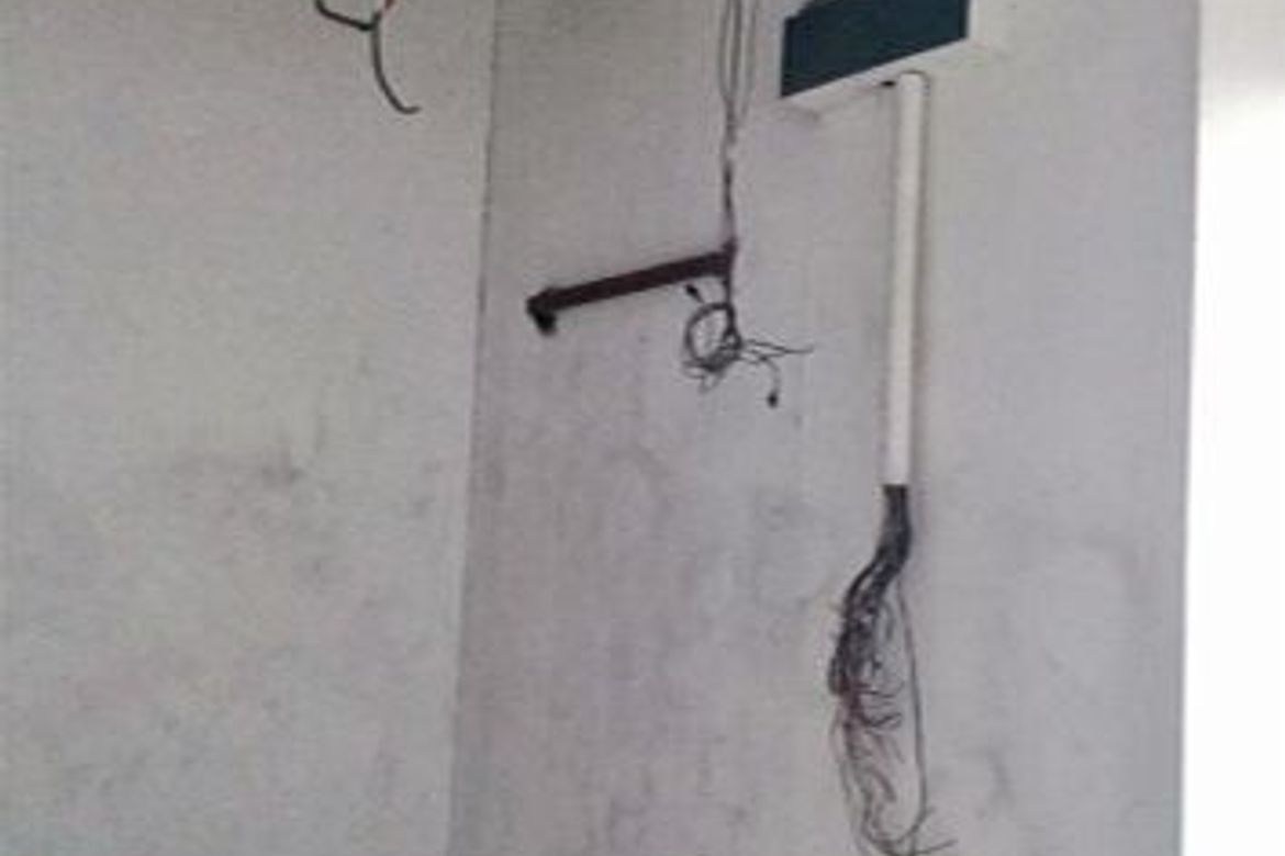 Shophouse for Sale in Urdaneta, Makati, Metro Manila near MRT-3 Buendia