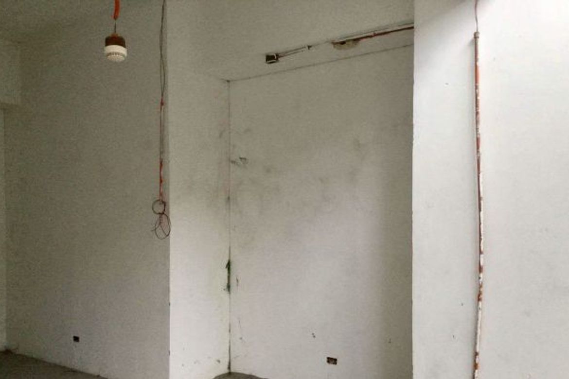 Shophouse for Sale in Urdaneta, Makati, Metro Manila near MRT-3 Buendia – photo 4
