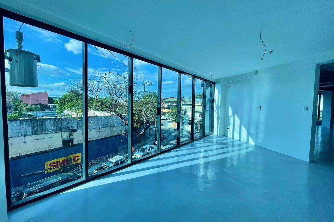 Shophouse for Sale in Urdaneta, Makati, Metro Manila near MRT-3 Buendia – photo 2