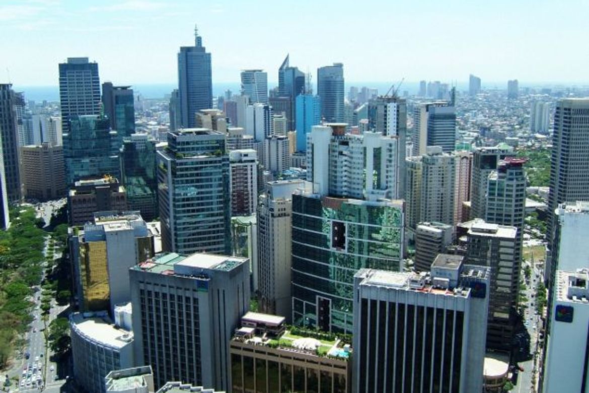 Shophouse for Sale in Urdaneta, Makati, Metro Manila near MRT-3 Buendia