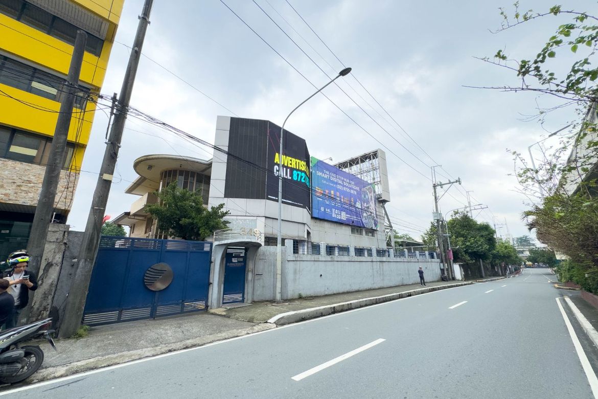 Shophouse for Sale in Wack-Wack Greenhills, Mandaluyong, Metro Manila near MRT-3 Ortigas – photo 2