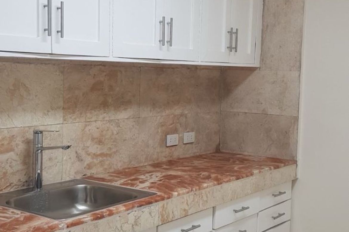 Townhouse for Sale in Guadalupe Viejo, Makati, Metro Manila near MRT-3 Guadalupe – photo 2