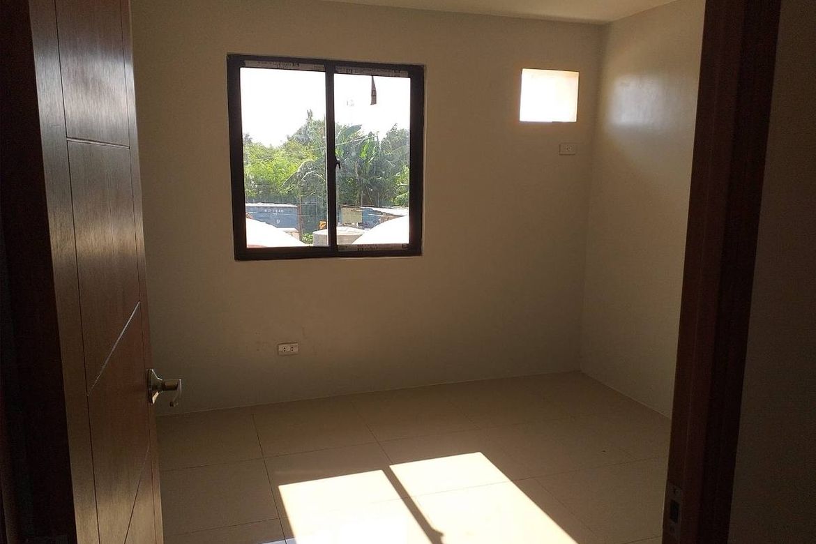 Townhouse for Sale in Manuyo Dos, Las Piñas, Metro Manila – photo 8