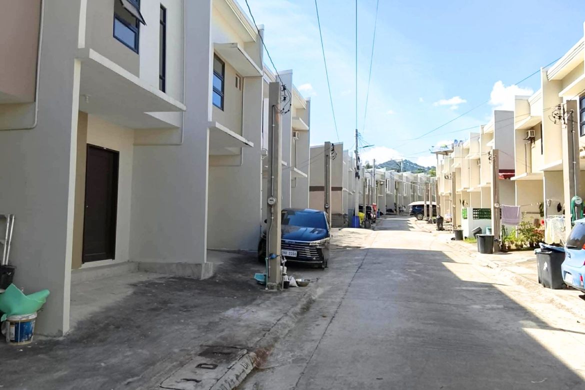 Townhouse for Sale in Pulangbato, Cebu City, Cebu – photo 2