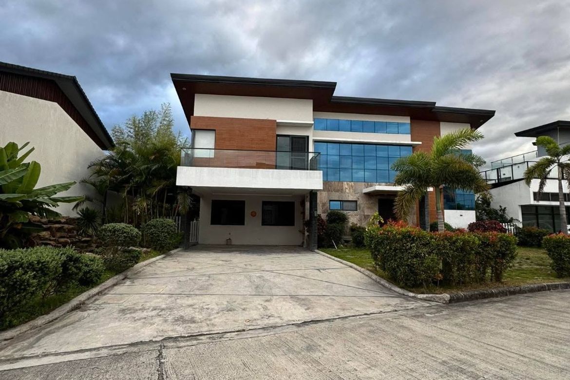 Villa for Sale in Balibago, Angeles, Pampanga