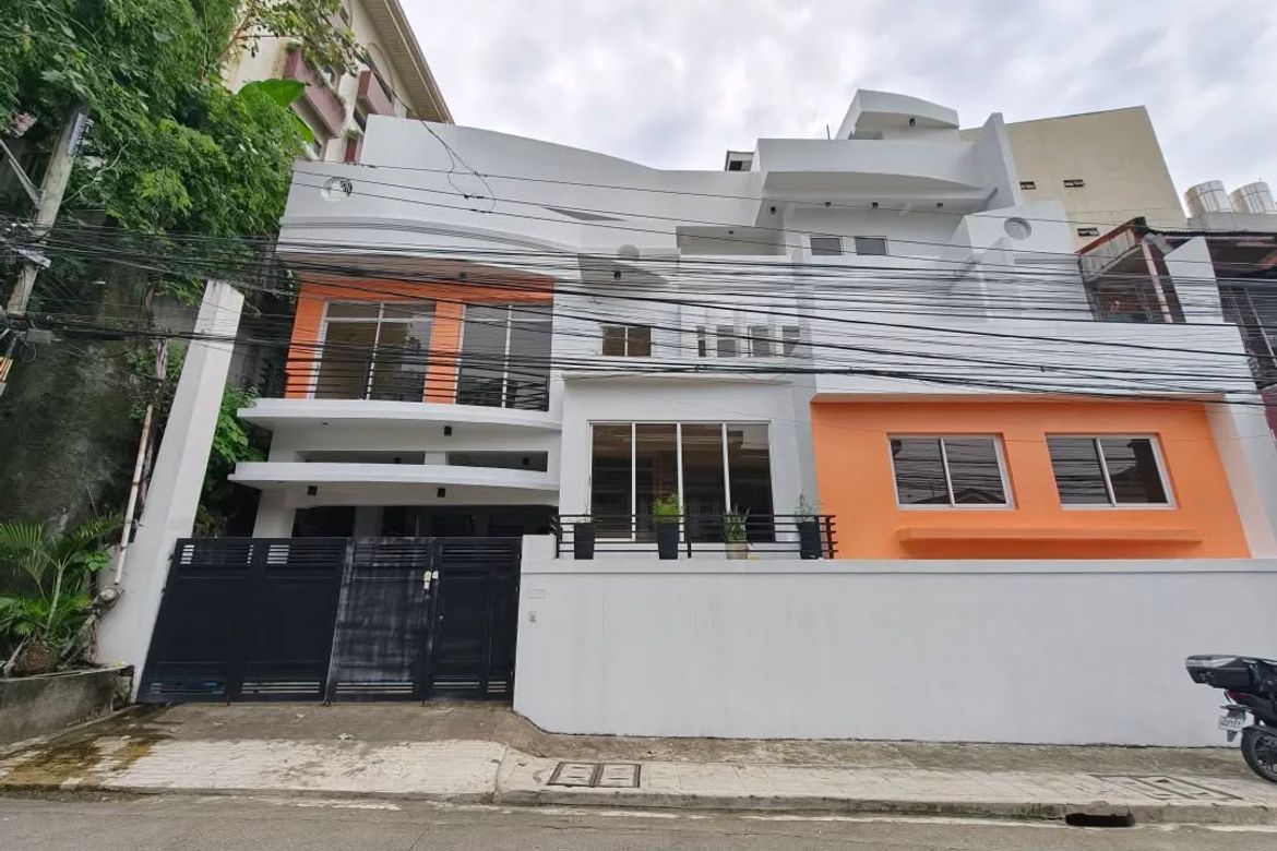 Villa for Sale in Poblacion, Makati, Metro Manila