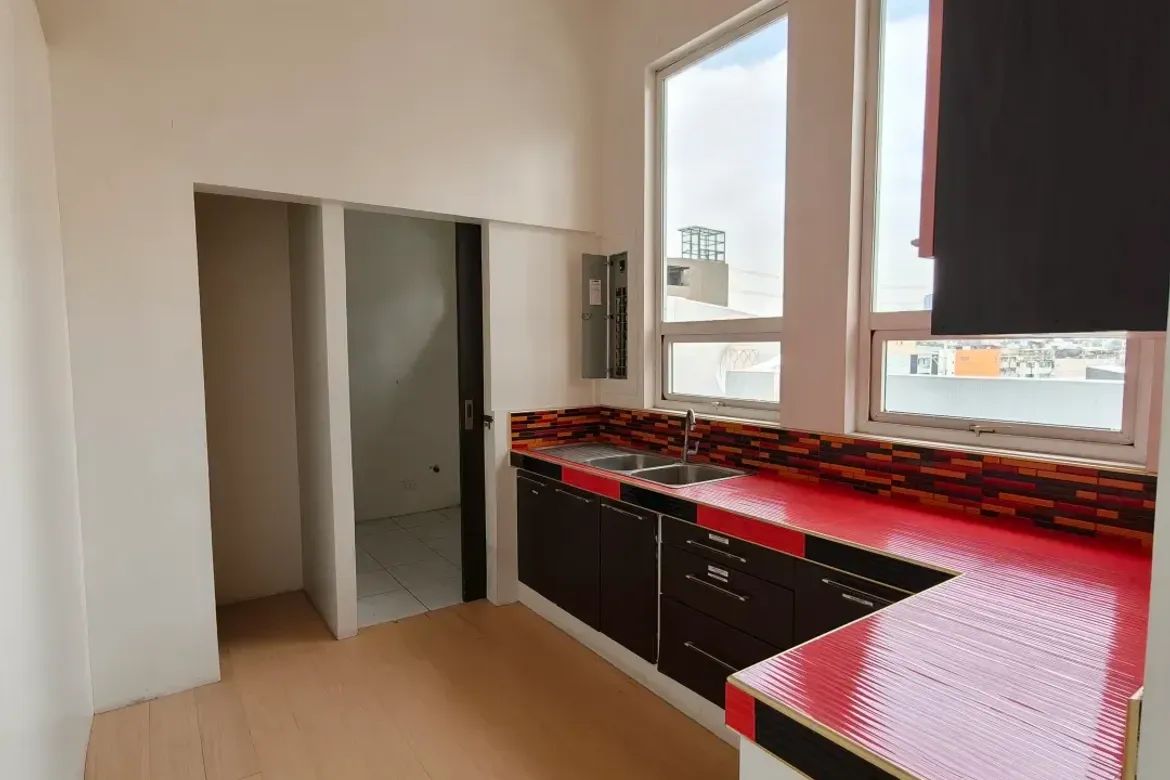 Villa for Sale in Poblacion, Makati, Metro Manila – photo 3