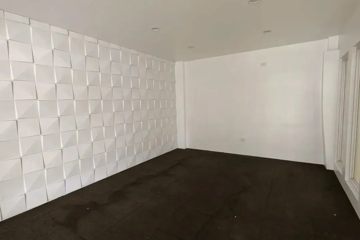 Villa for Sale in Poblacion, Makati, Metro Manila – photo 6