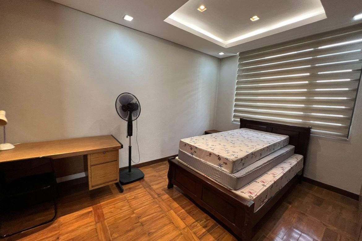 Villa for Sale in Sacred Heart, Quezon City, Metro Manila near MRT-3 Kamuning – photo 3