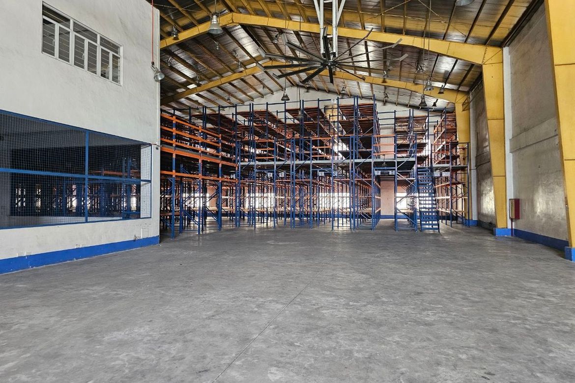 Warehouse / Factory for Rent in Barangay 4, Carmona, Cavite photo 4