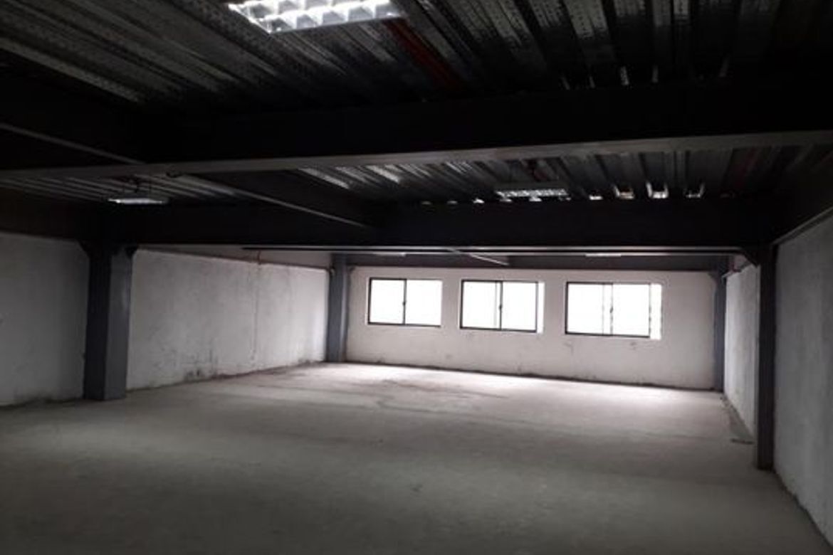 Warehouse / Factory for Rent in Binondo, Manila, Metro Manila near LRT-1 Carriedo
