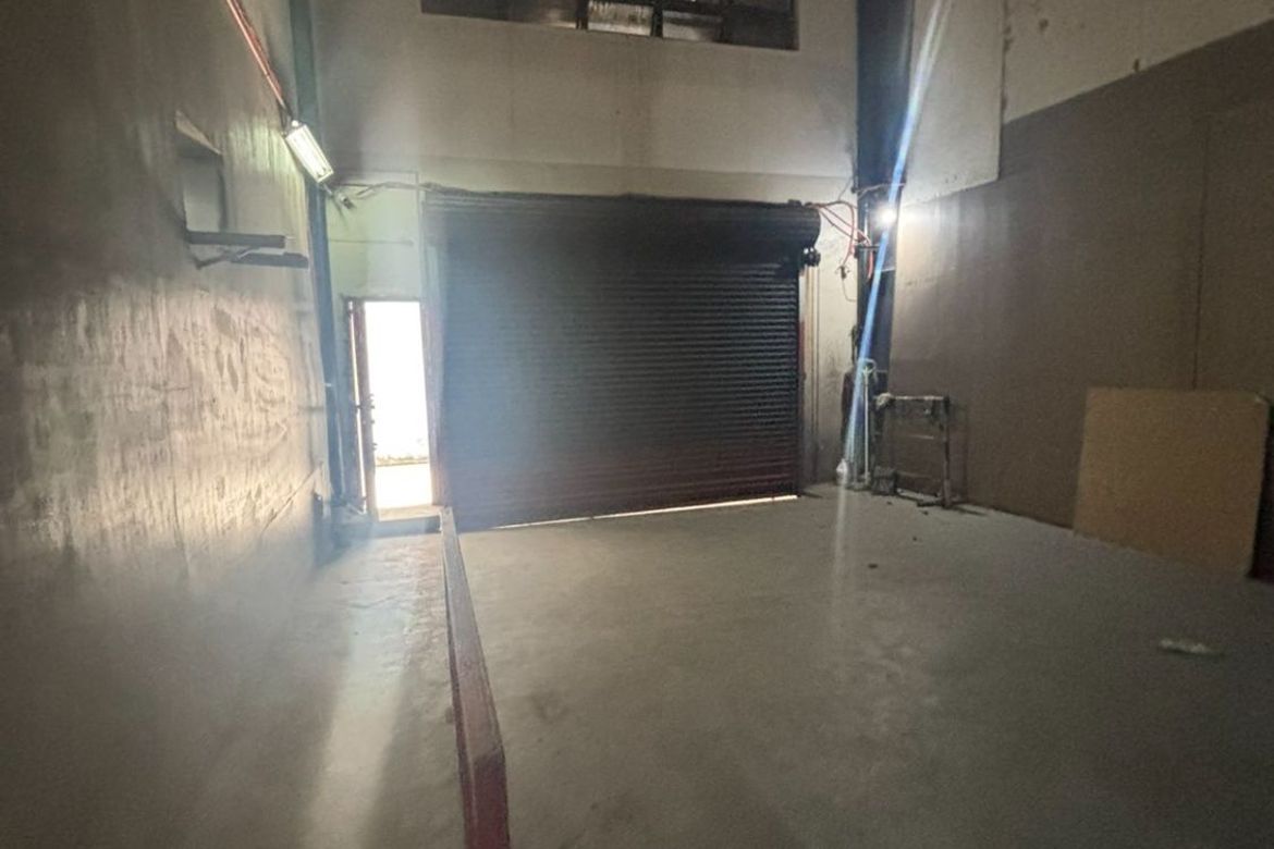 Warehouse / Factory for Rent in Pio Del Pilar, Makati, Metro Manila photo 8