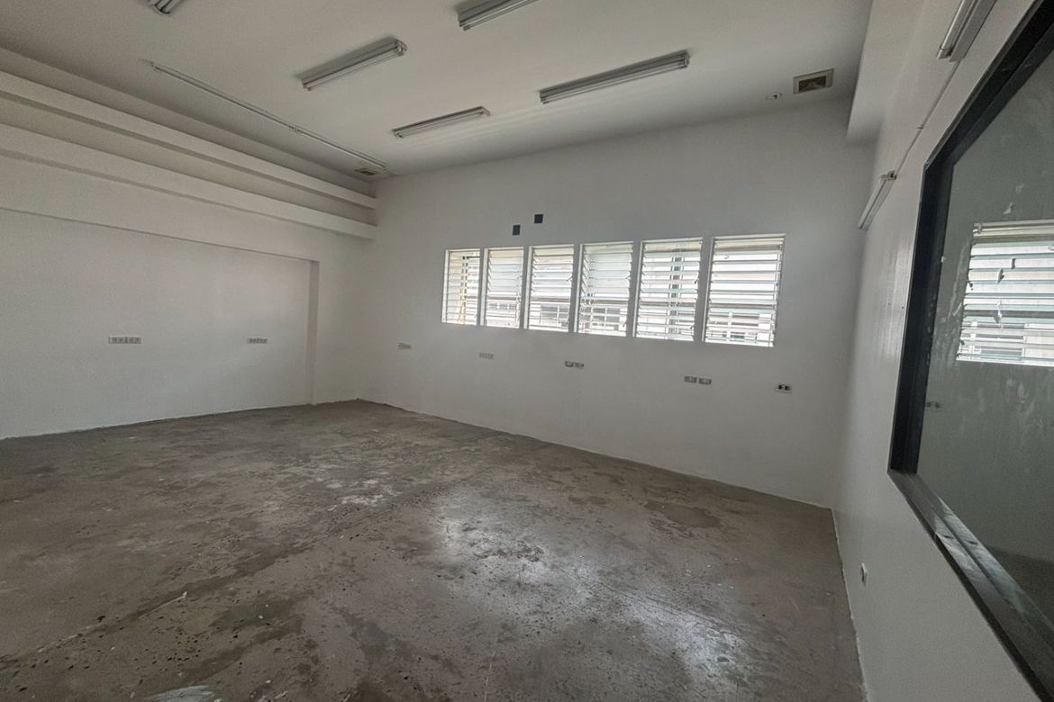 Warehouse / Factory for Rent in Pio Del Pilar, Makati, Metro Manila photo 6
