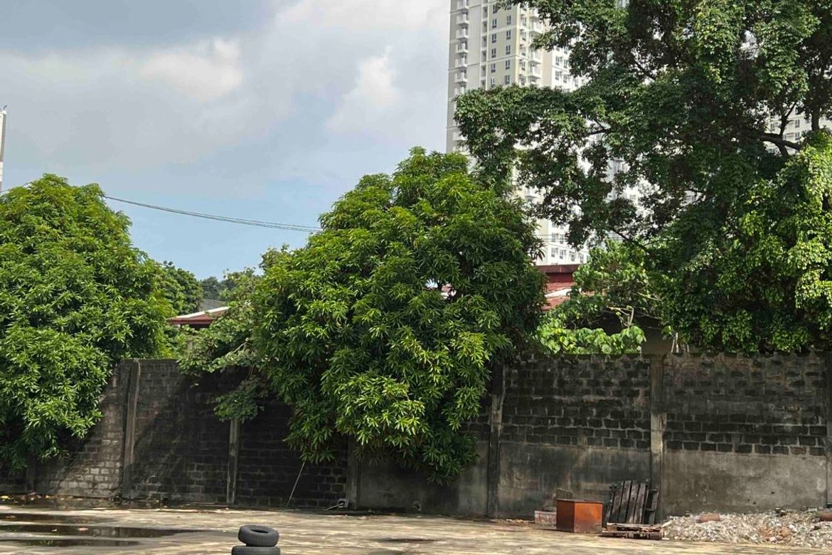 Warehouse / Factory for Sale in Balingasa, Quezon City, Metro Manila near LRT-1 Balintawak
