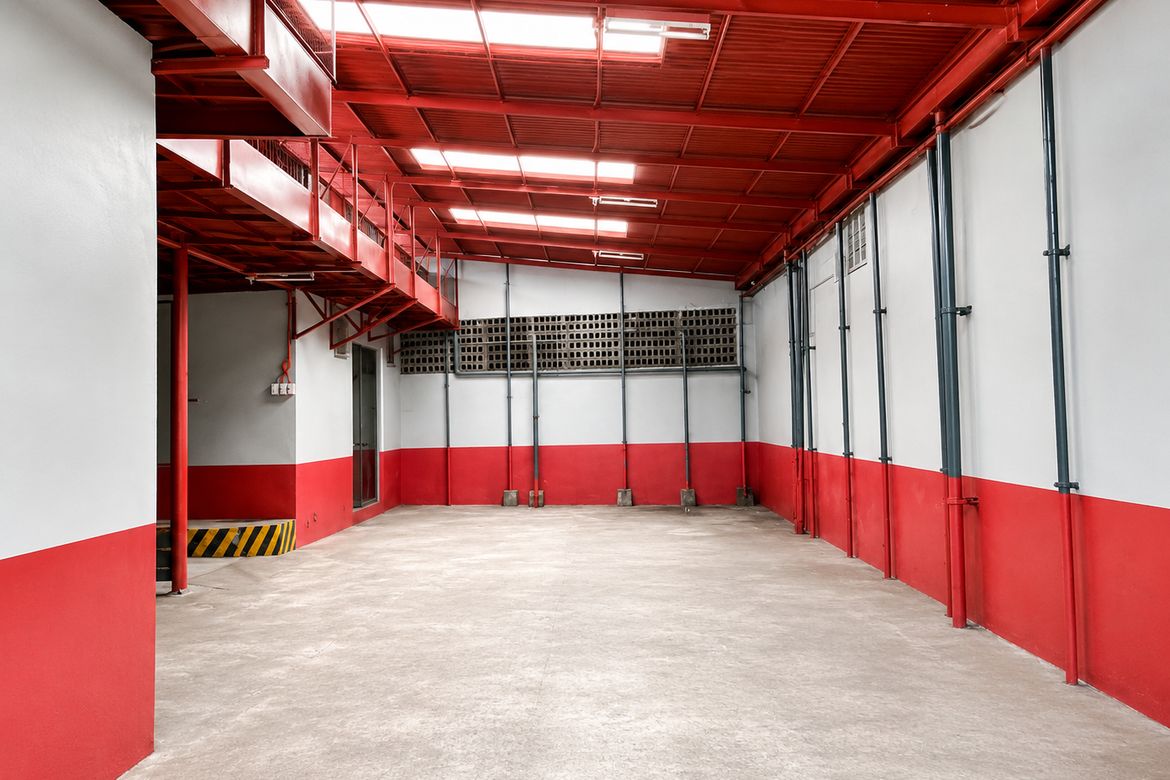Warehouse / Factory for Sale in Bangkal, Makati, Metro Manila near MRT-3 Magallanes